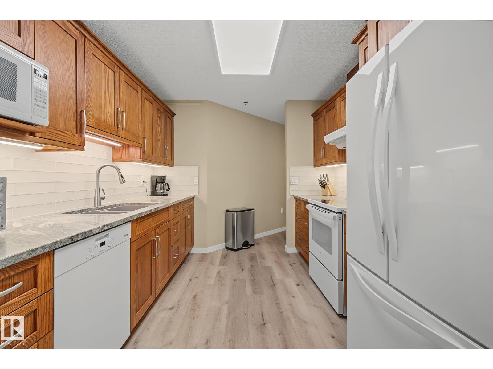 #105 17511 98A AV NW - 22