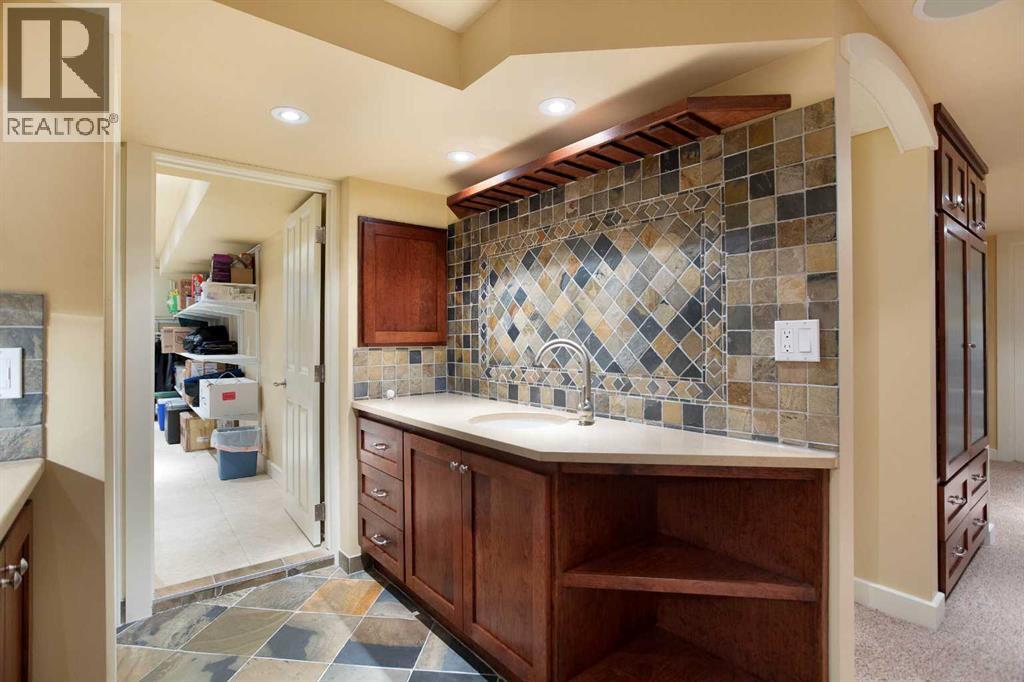 5028 Vanstone Crescent NW - 26