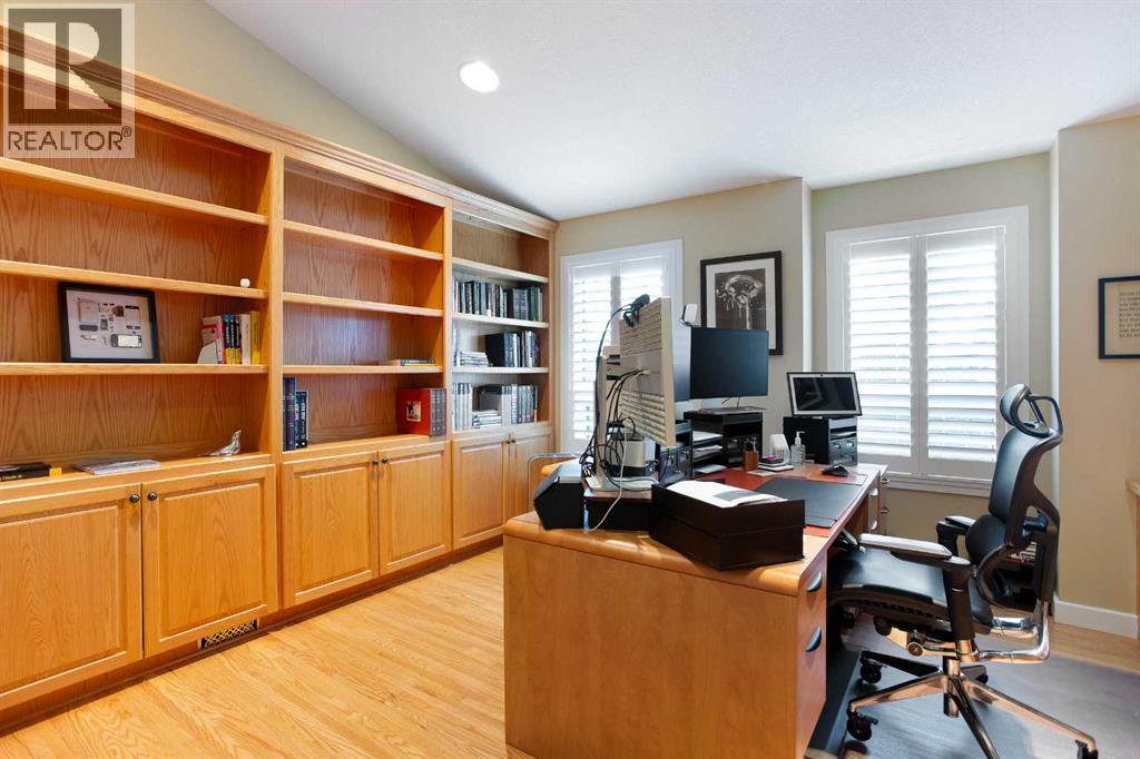 5028 Vanstone Crescent NW - 14