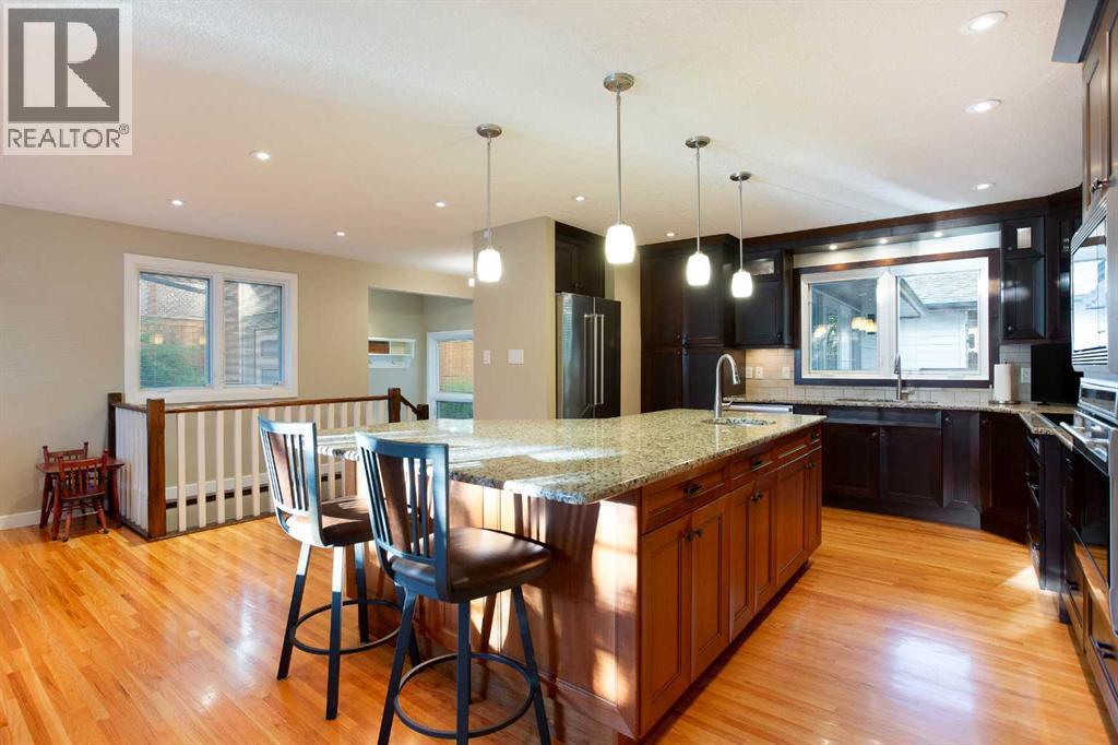 5028 Vanstone Crescent NW - 6