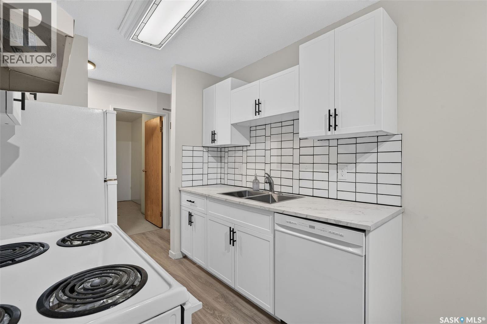 #407 1580 OLIVE DIEFENBAKER DRIVE - 4