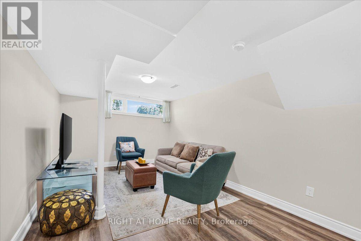 90 RENAULT CRESCENT - Image 33