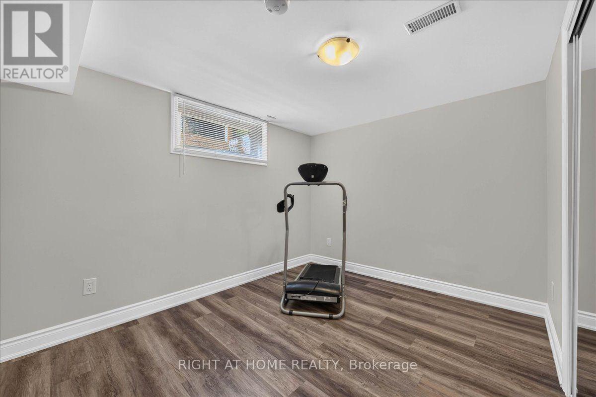 90 RENAULT CRESCENT - Image 38