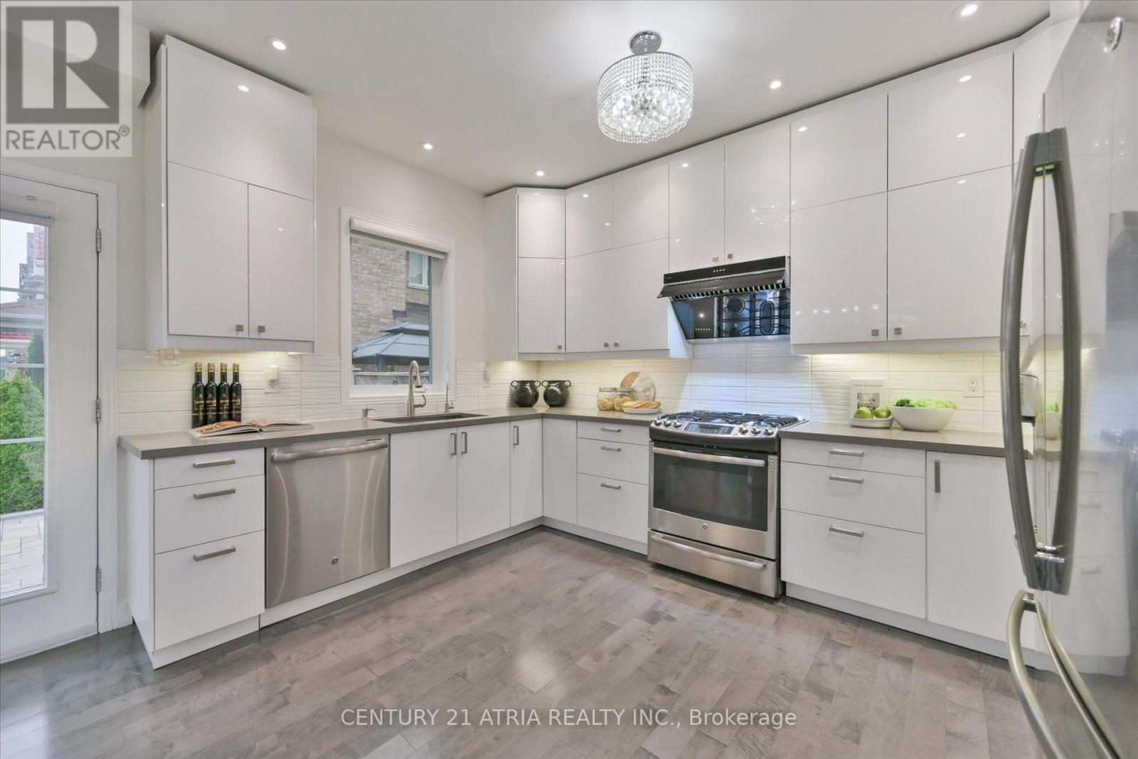 94 MERTON STREET - 13