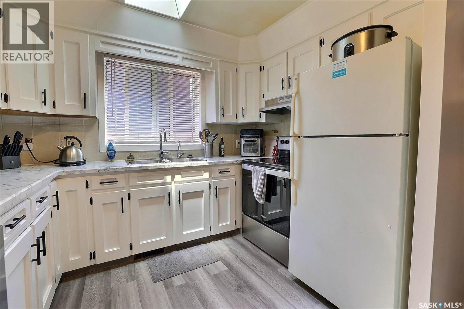 122 Edenwold CRESCENT - 11