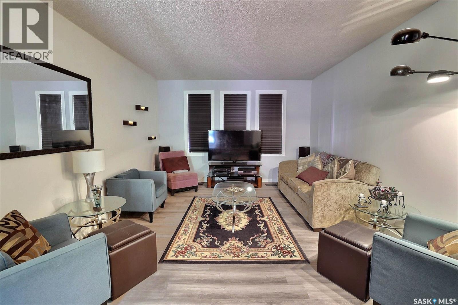 122 Edenwold CRESCENT - 4