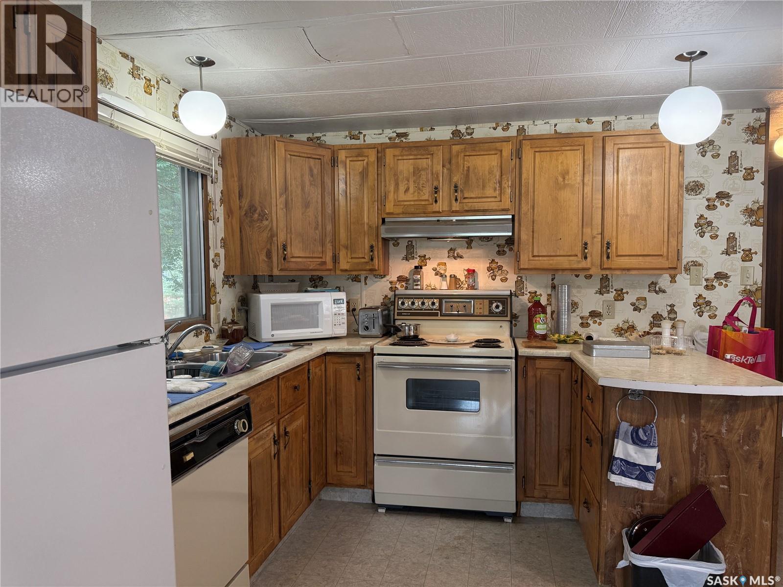 C15 1455 9th AVENUE NE - 24