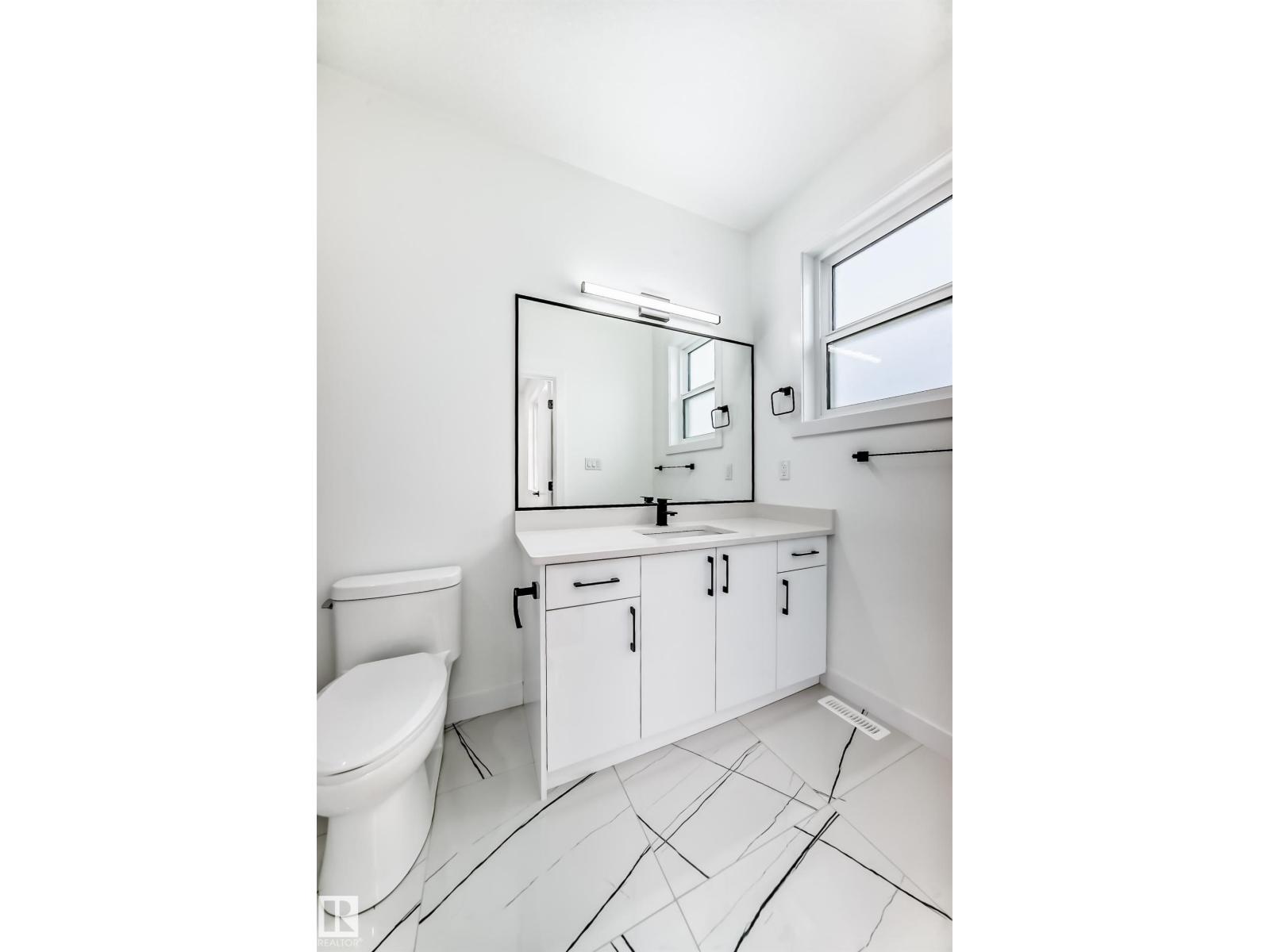 120 28 ST SW - 24
