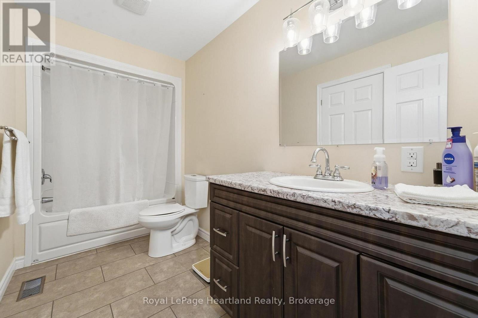 62 VICTORIA BOULEVARD - Image 14