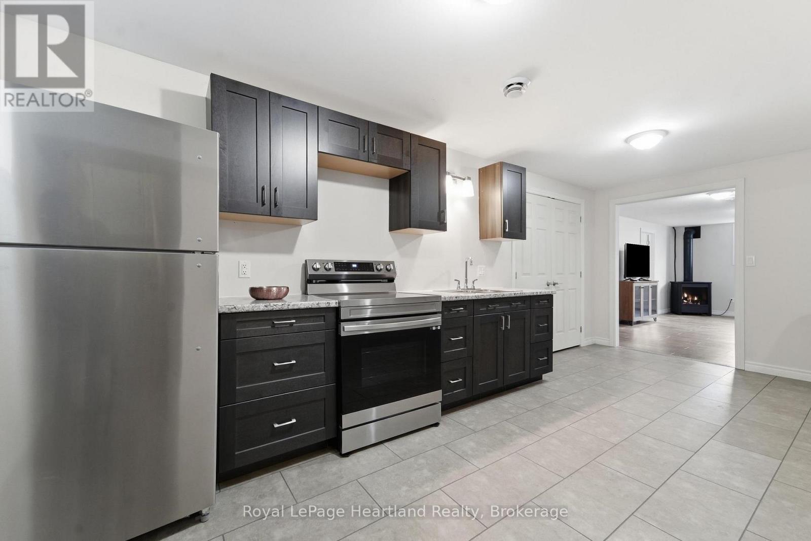 62 VICTORIA BOULEVARD - Image 27