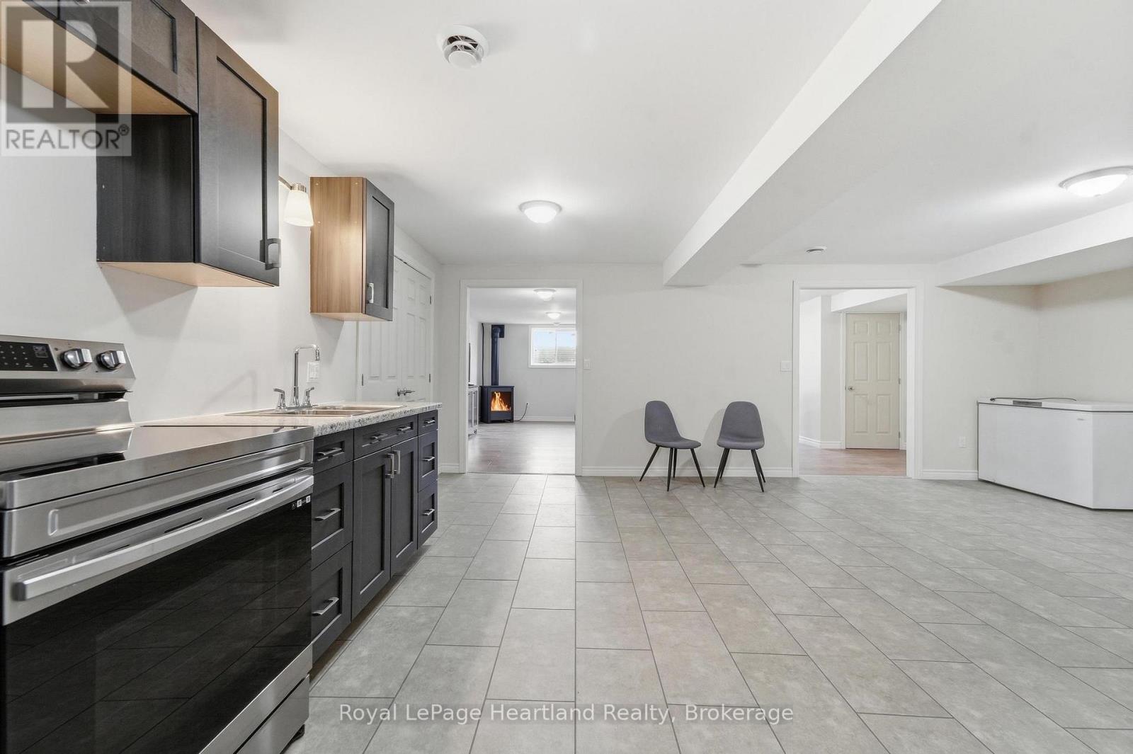 62 VICTORIA BOULEVARD - Image 28