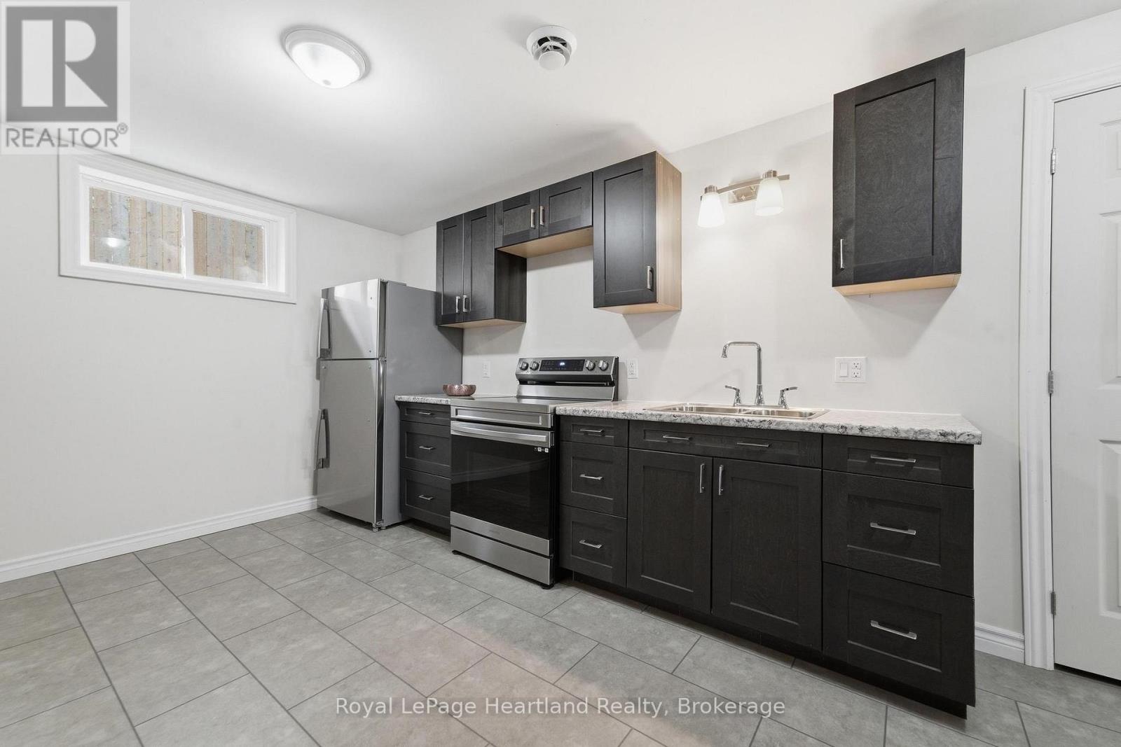 62 VICTORIA BOULEVARD - Image 29