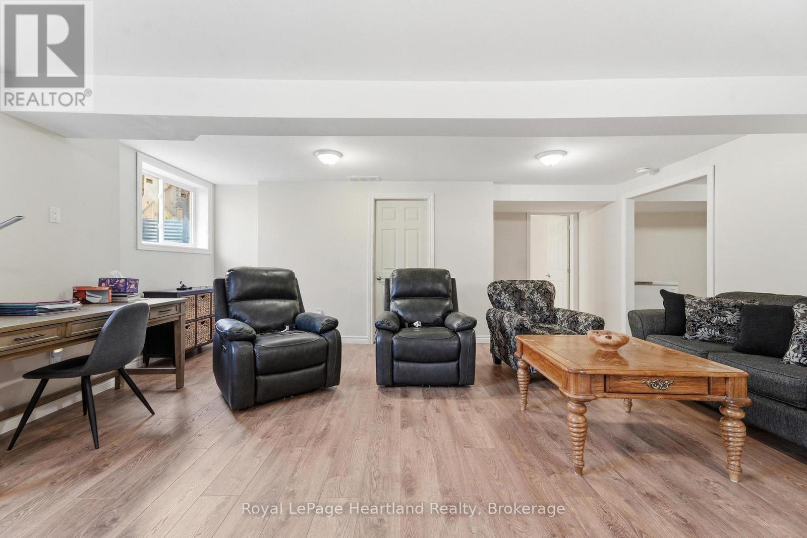 62 VICTORIA BOULEVARD - Image 32