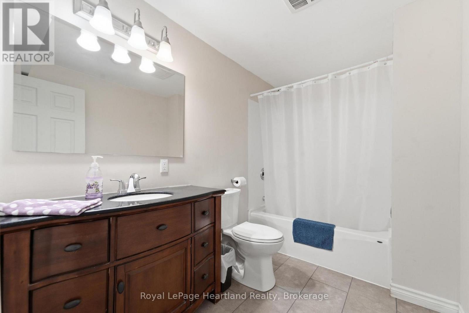 62 VICTORIA BOULEVARD - Image 35