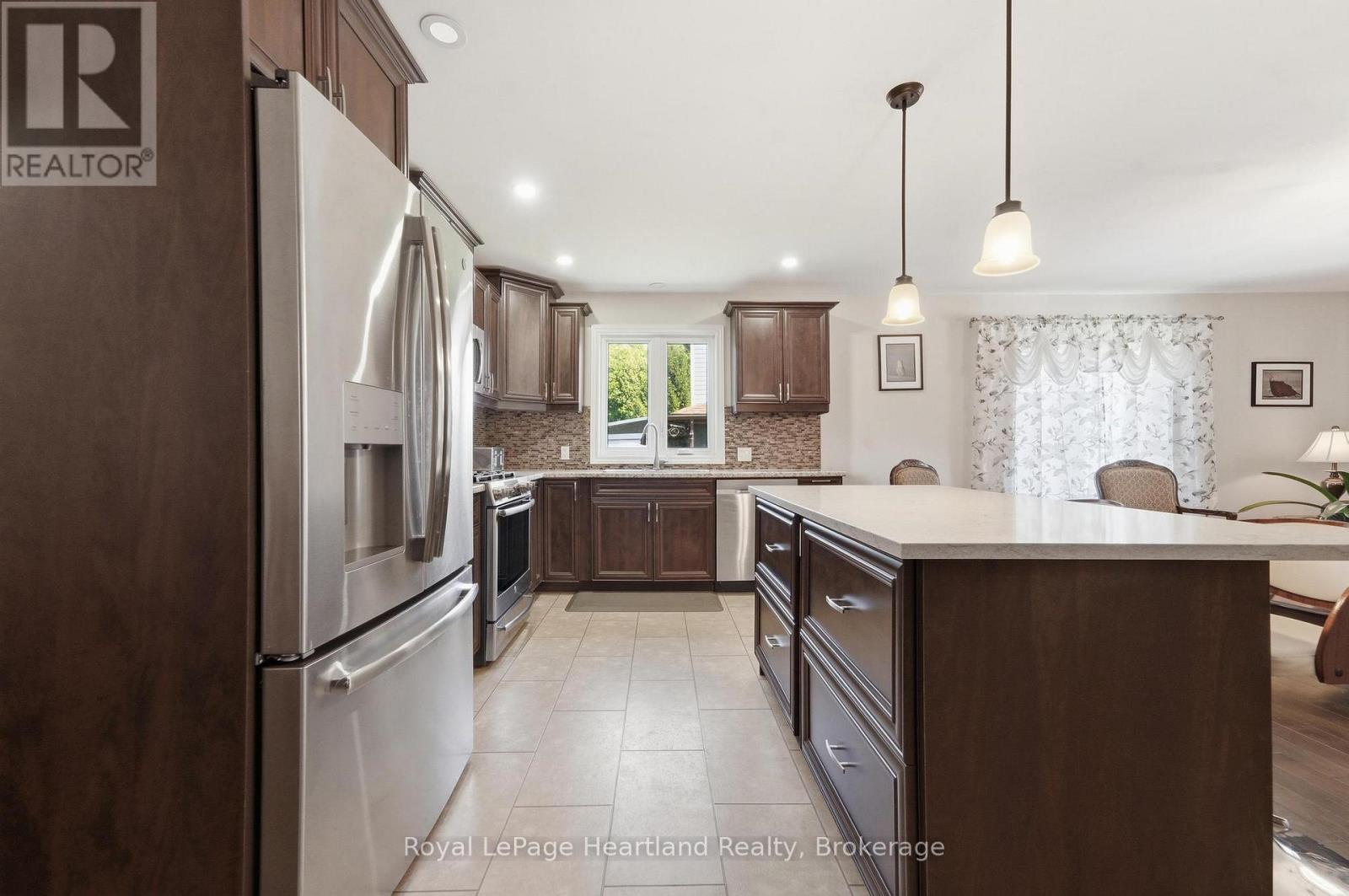 62 VICTORIA BOULEVARD - Image 4