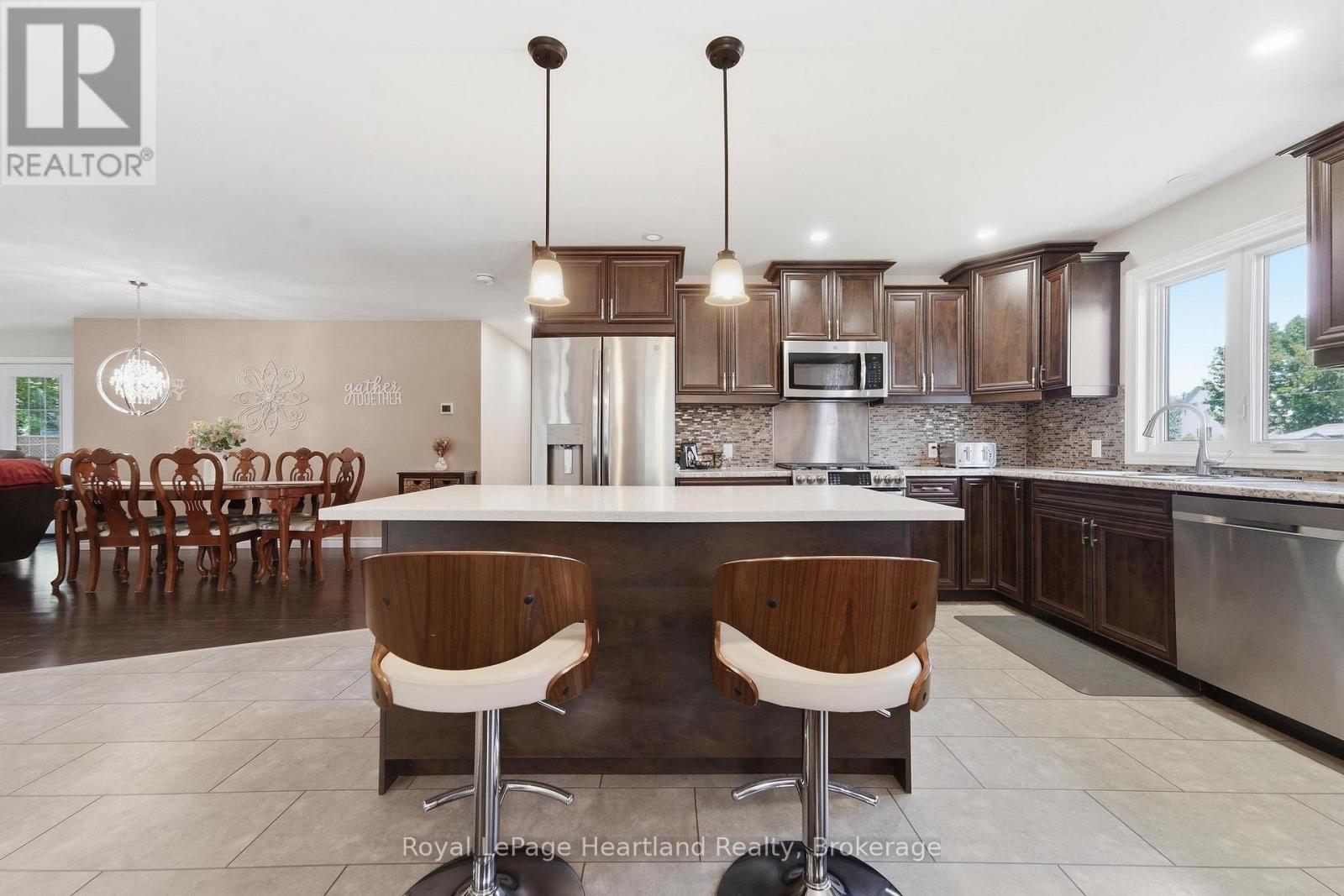 62 VICTORIA BOULEVARD - Image 5