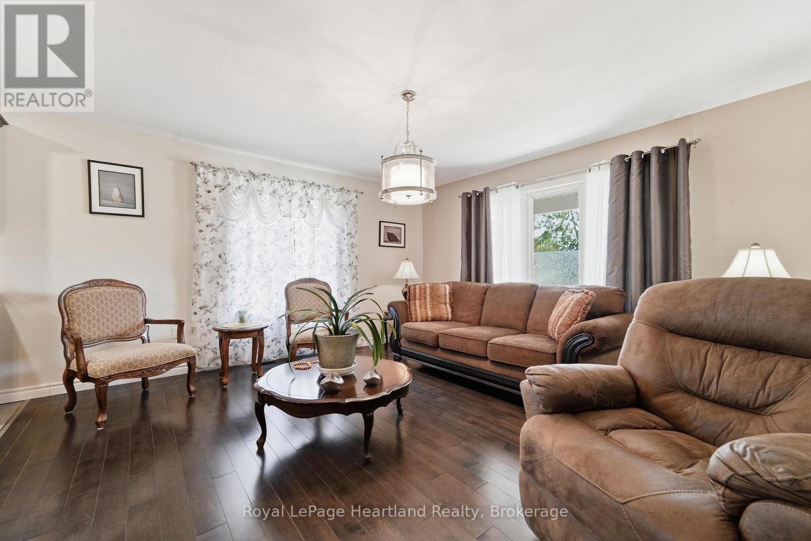 62 VICTORIA BOULEVARD - Image 8