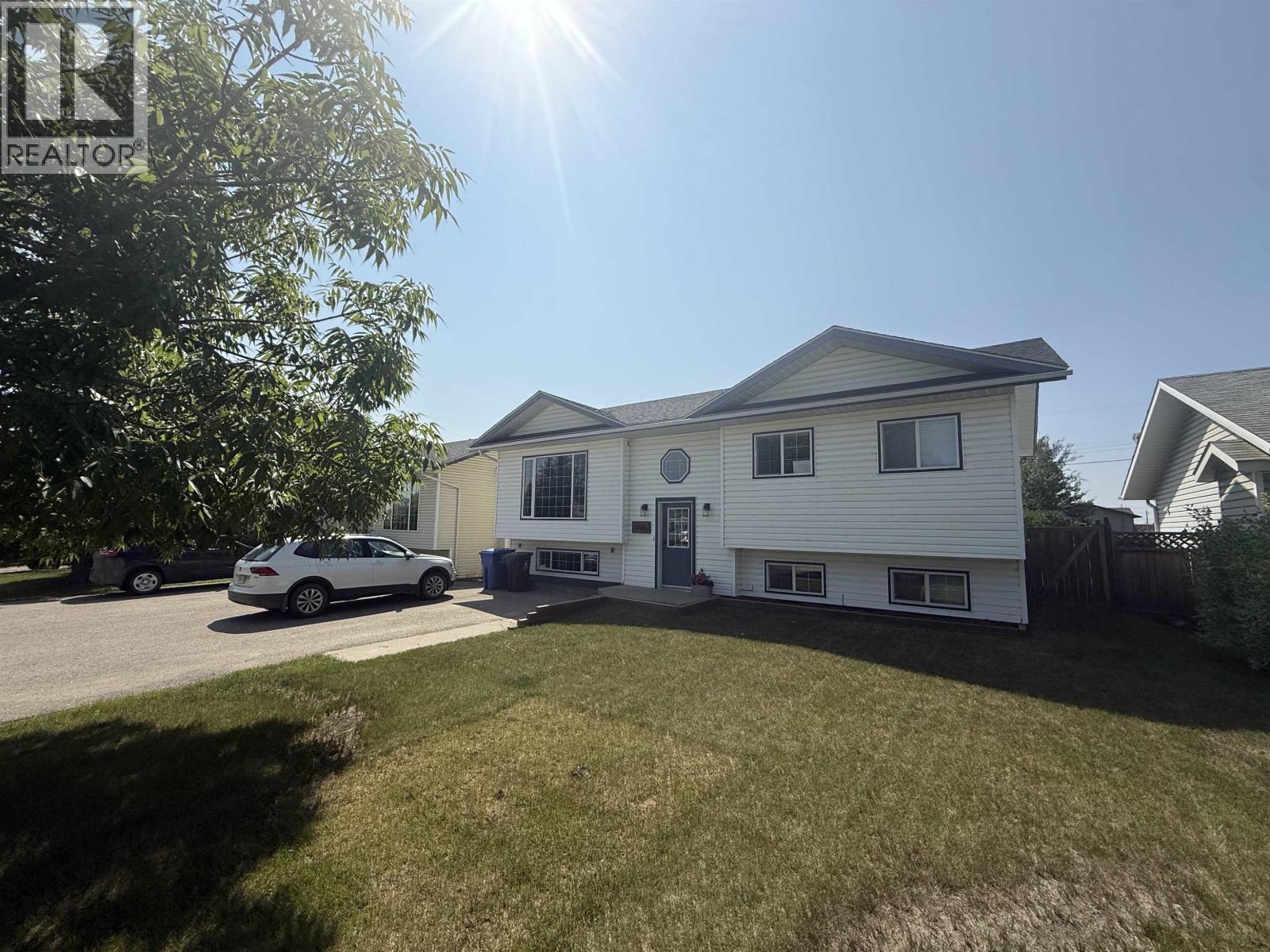 8616 90 STREET, Fort St. John — photo 2