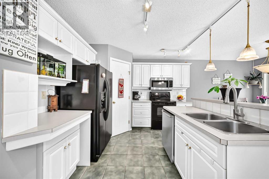 220 Shawbrooke Manor SW - 12