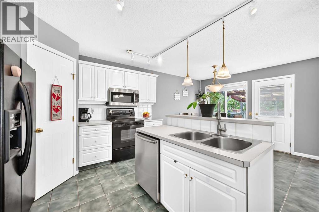 220 Shawbrooke Manor SW - 6