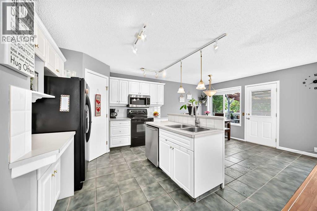 220 Shawbrooke Manor SW - 8