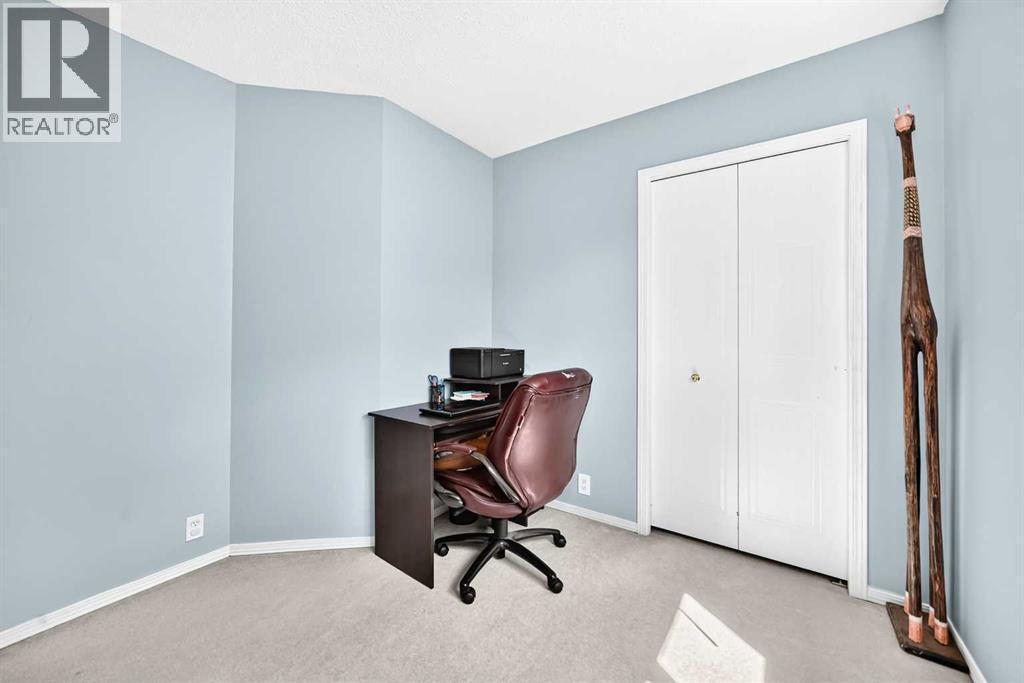 220 Shawbrooke Manor SW - 34