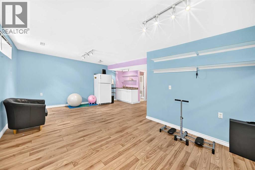 220 Shawbrooke Manor SW - 42