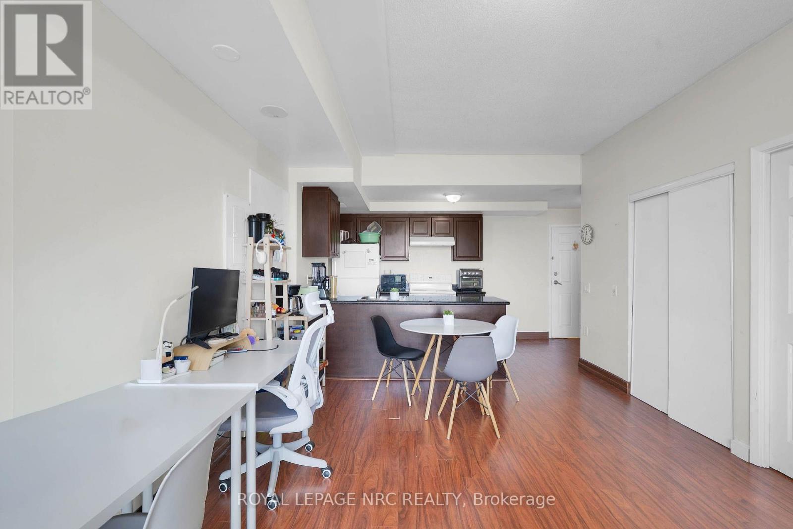 #PH 6 15 MAPLEWOOD AVENUE - 11