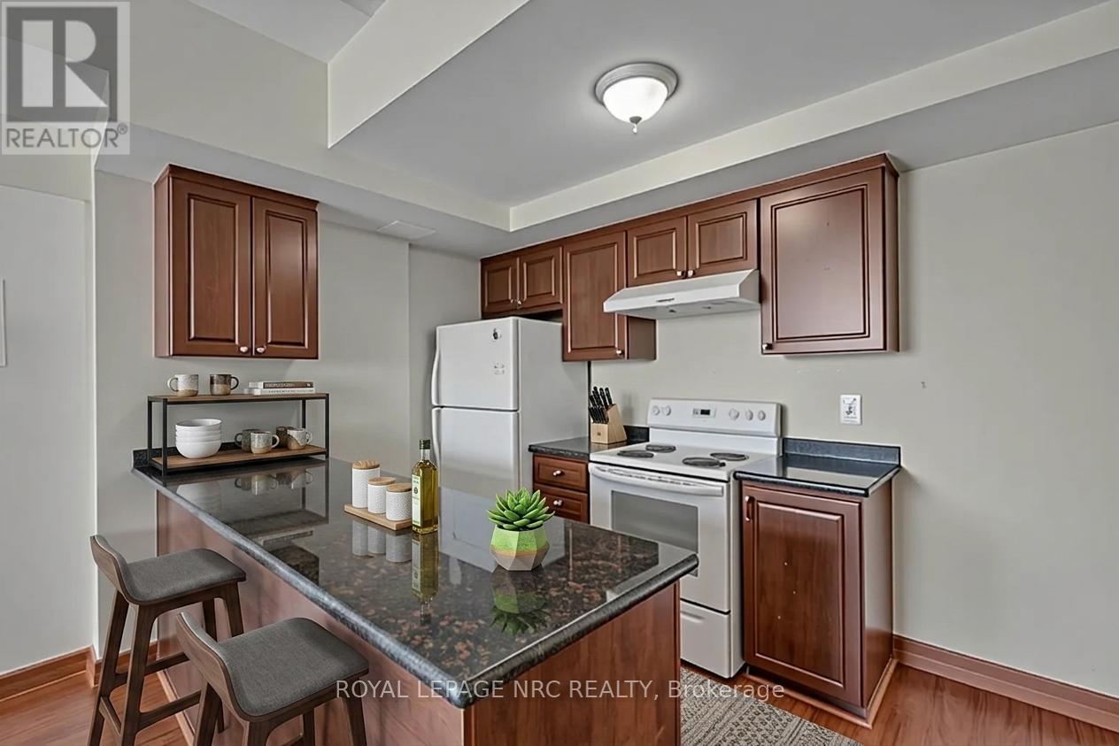 #PH 6 15 MAPLEWOOD AVENUE - 15