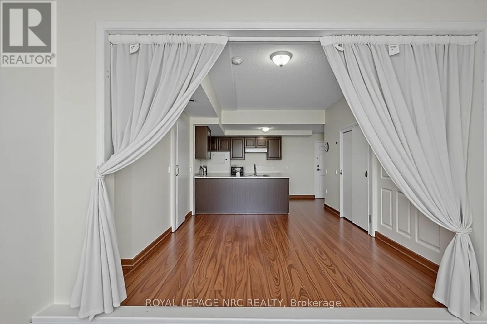 #PH 6 15 MAPLEWOOD AVENUE - 22