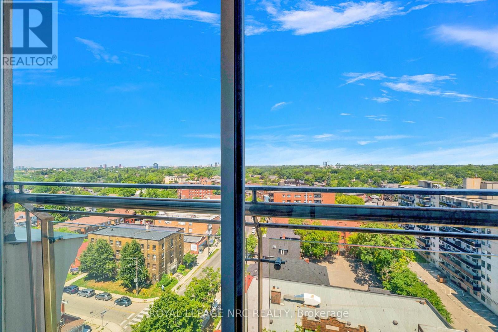 #PH 6 15 MAPLEWOOD AVENUE - 24