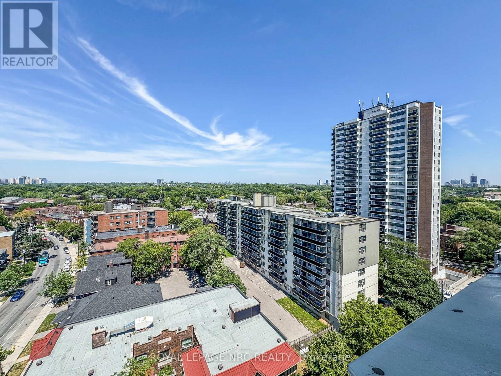 #PH 6 15 MAPLEWOOD AVENUE - 25