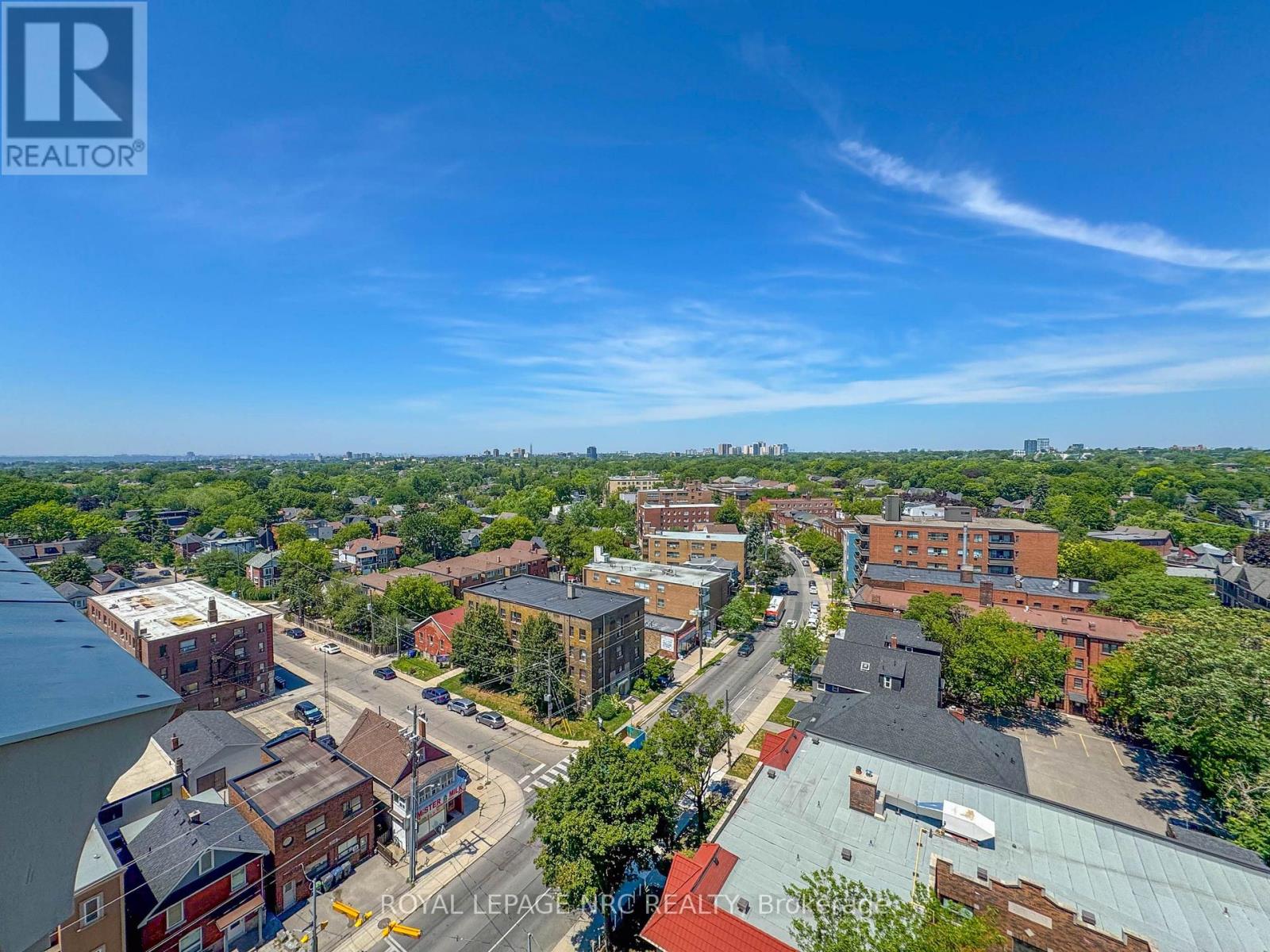 #PH 6 15 MAPLEWOOD AVENUE - 27