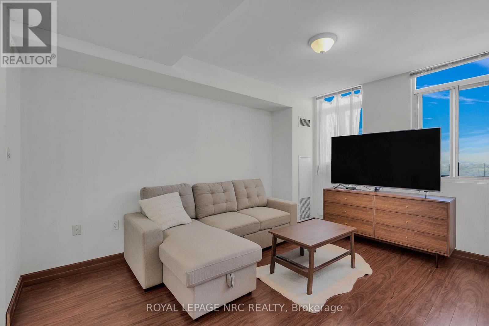 #PH 6 15 MAPLEWOOD AVENUE - 28