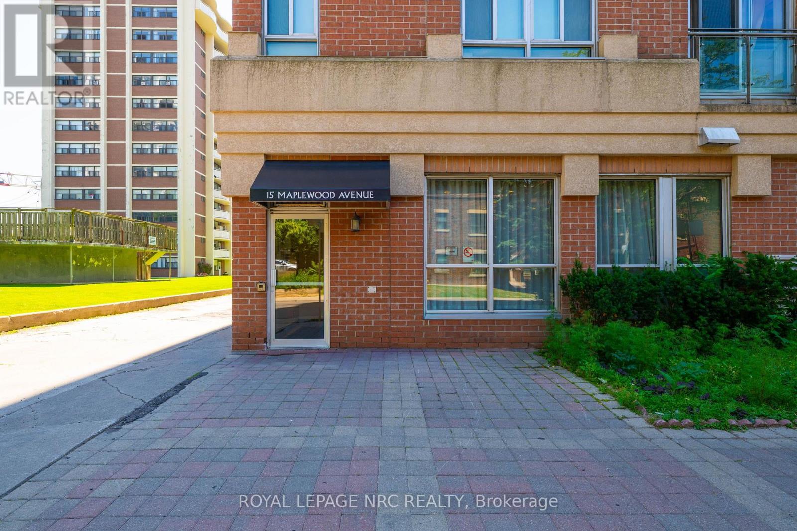 #PH 6 15 MAPLEWOOD AVENUE - 3