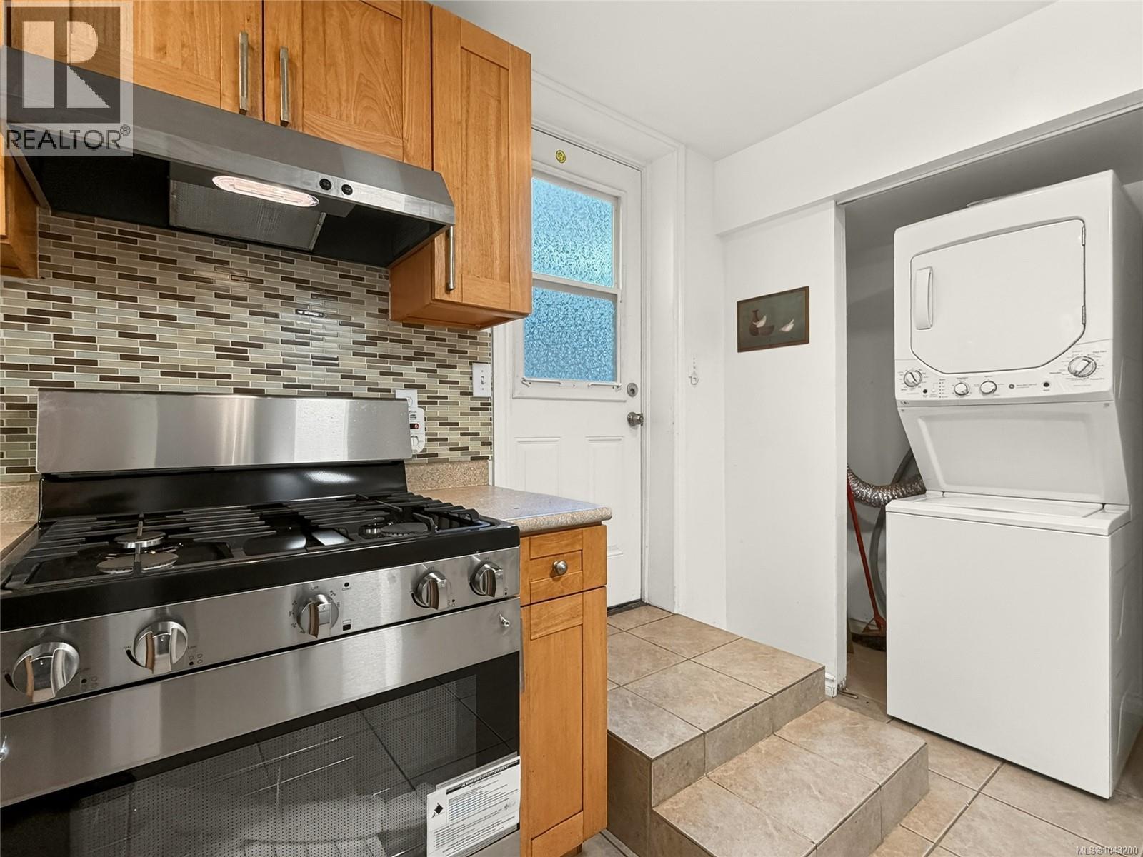  4378 Torrington Place, Saanich