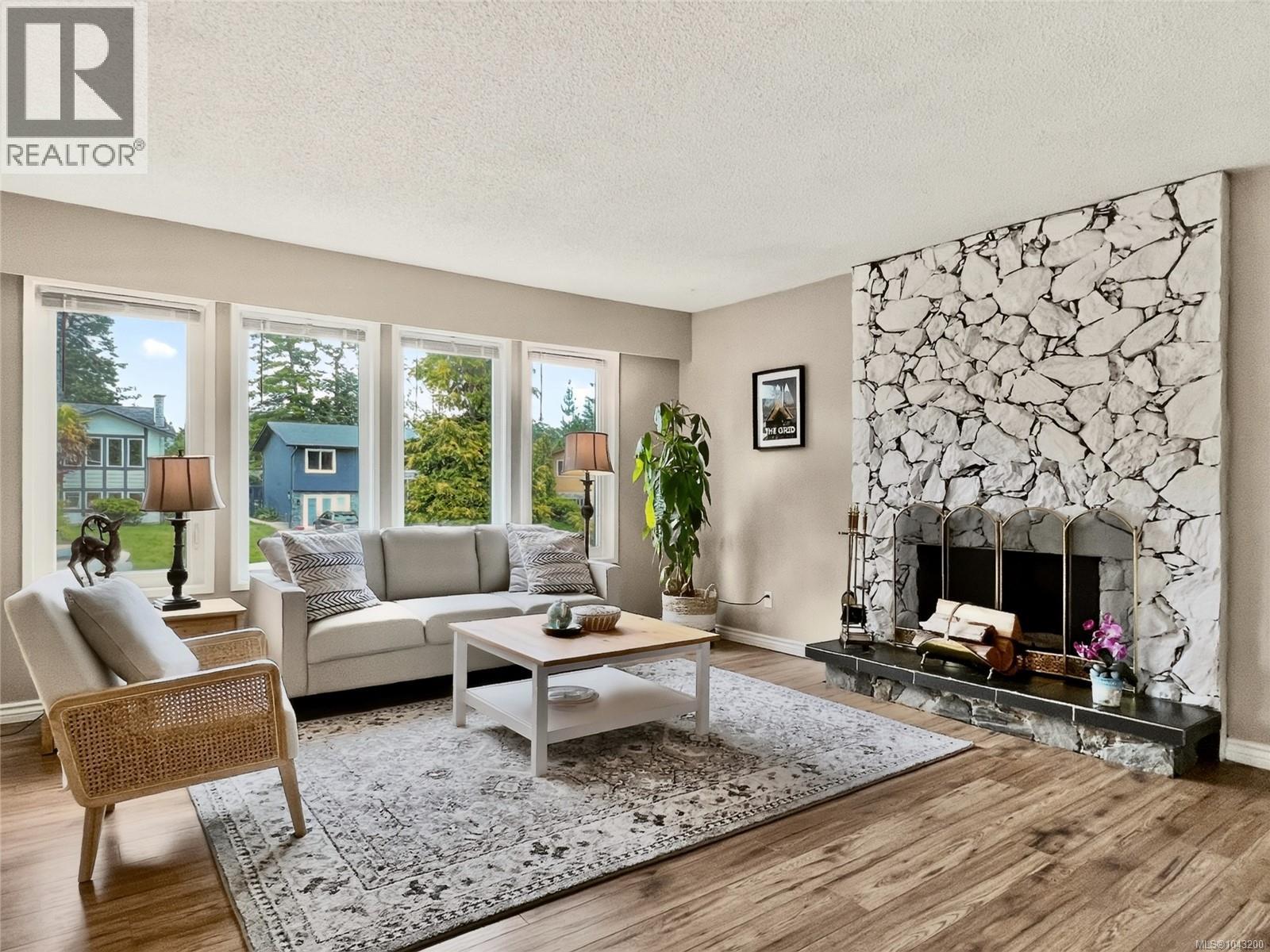  4378 Torrington Place, Saanich