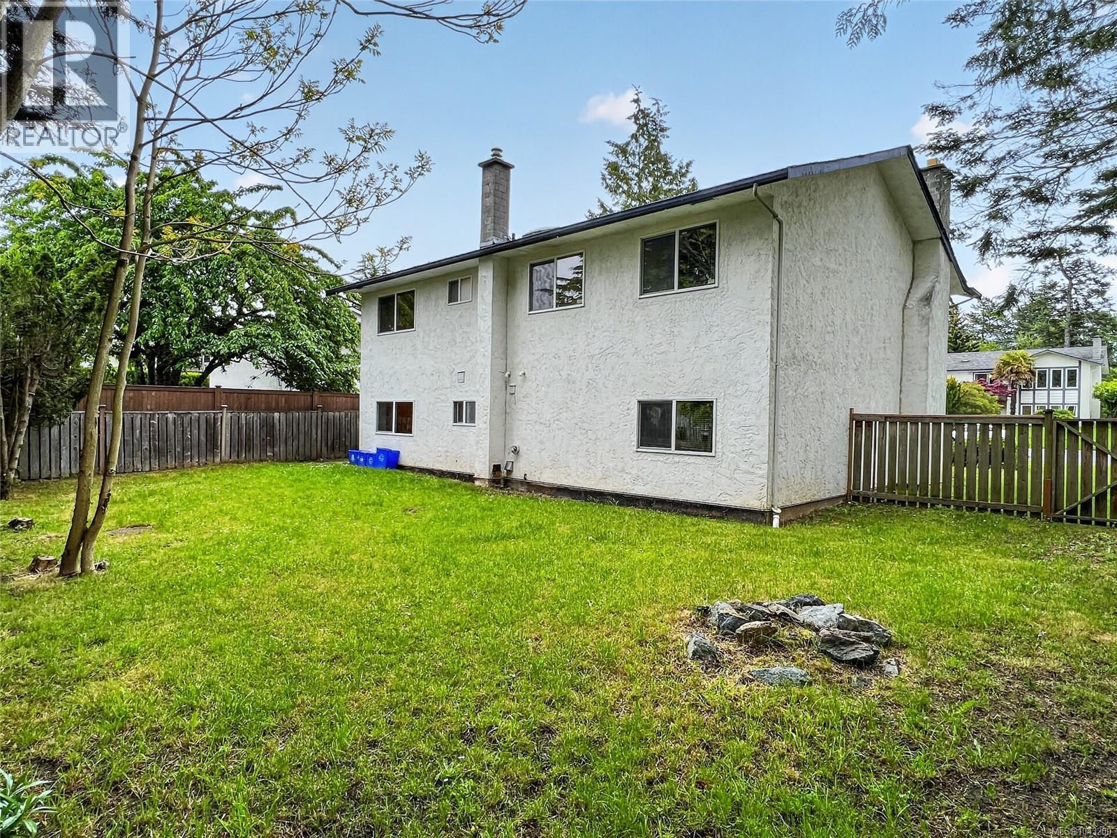  4378 Torrington Place, Saanich