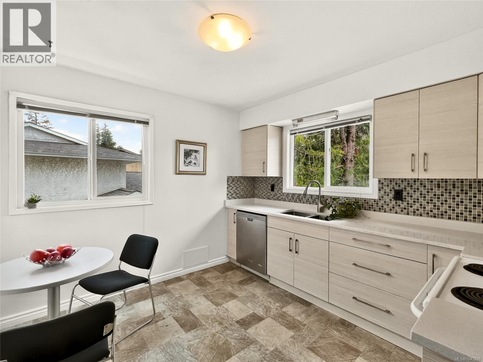 4378 Torrington Place, Saanich