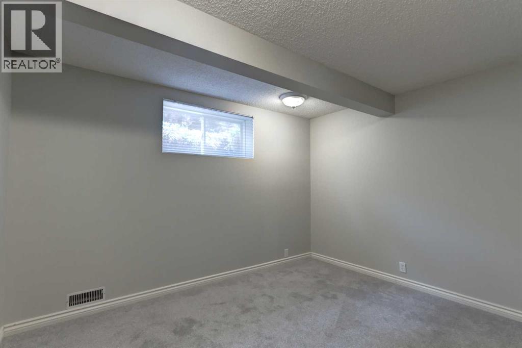188 Mt Selkirk Close SE - Image 28