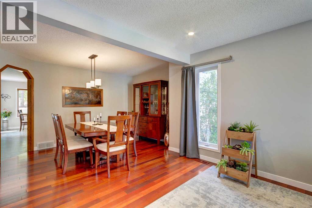 188 Mt Selkirk Close SE - Image 4