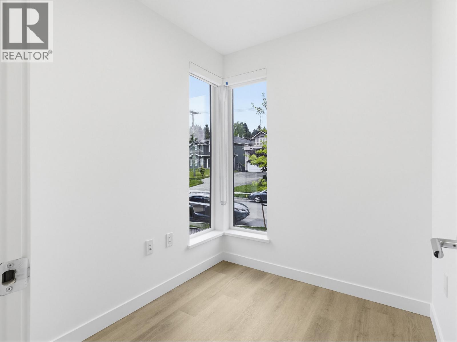 113 390 GUILBY STREET, Coquitlam