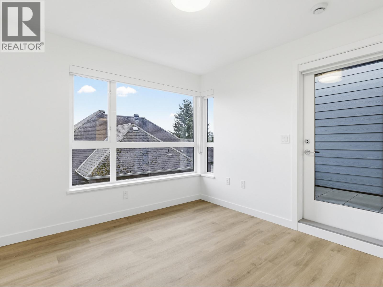 113 390 GUILBY STREET, Coquitlam