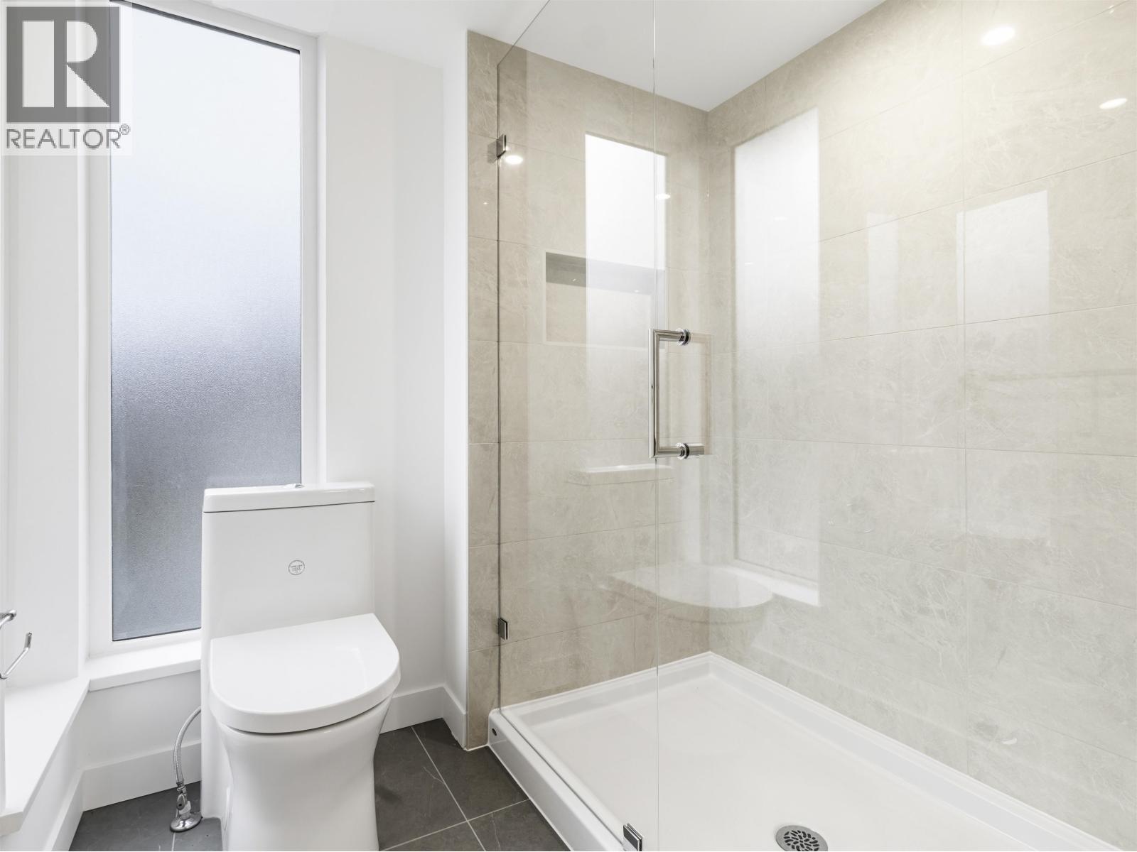113 390 GUILBY STREET, Coquitlam