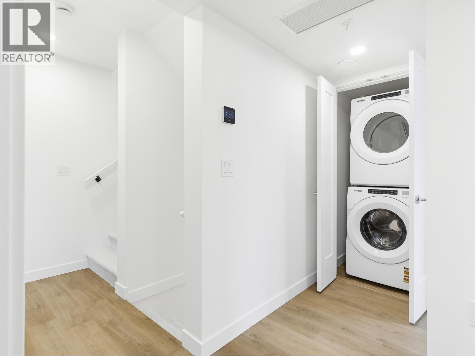 113 390 GUILBY STREET, Coquitlam