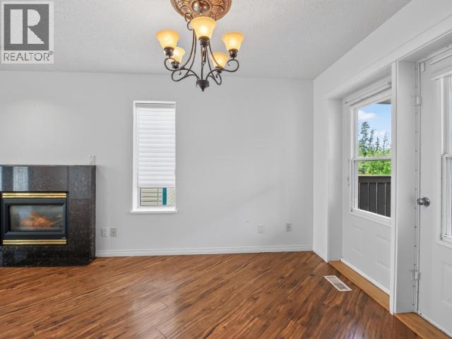 4 RUBY LANE - 26