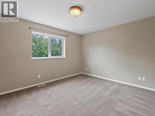 4 RUBY LANE - 32