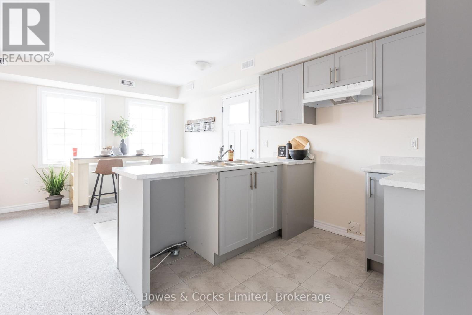 #201 48 MAPLE AVENUE - 5