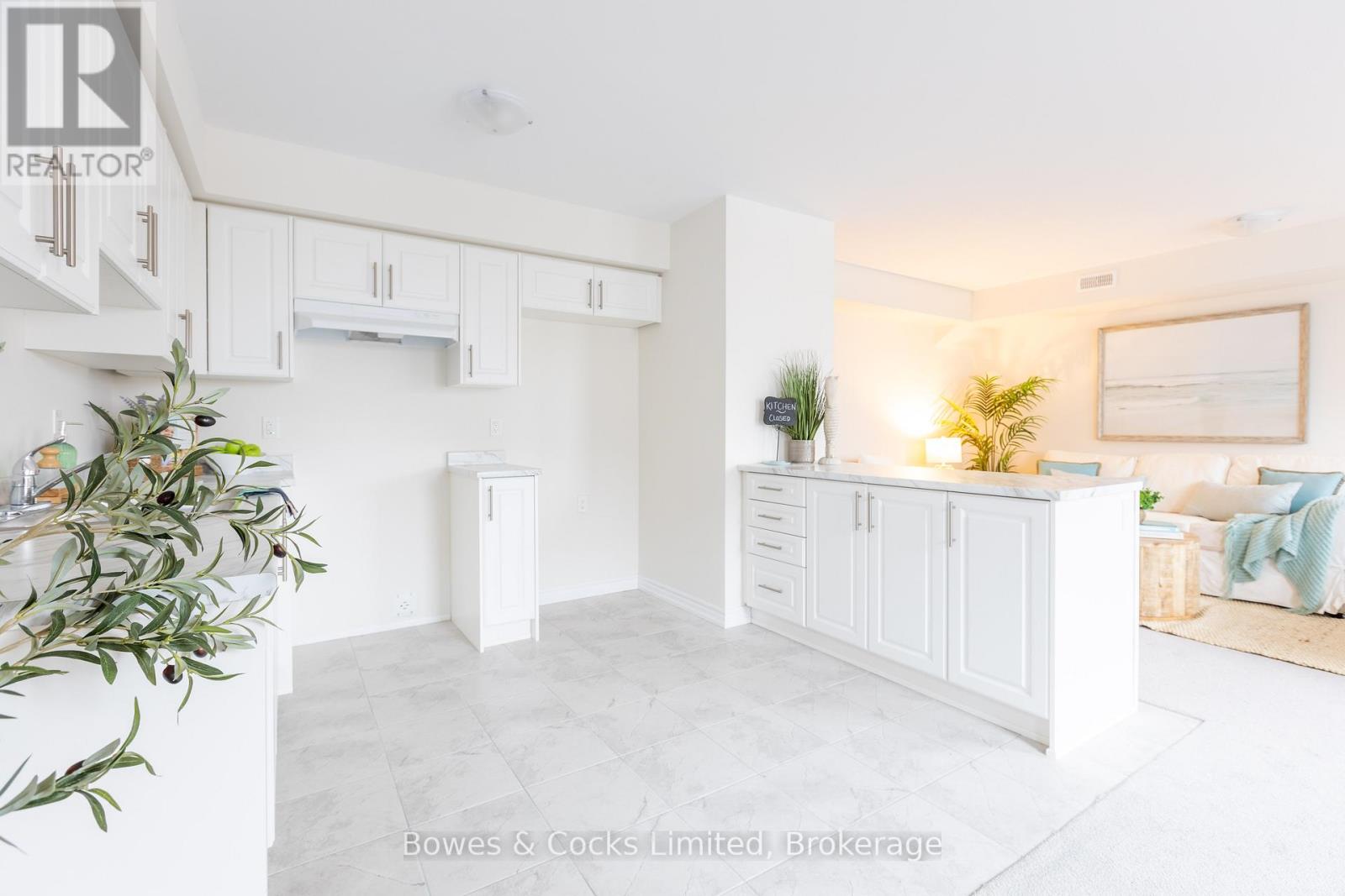 #104 48 MAPLE AVENUE - 4