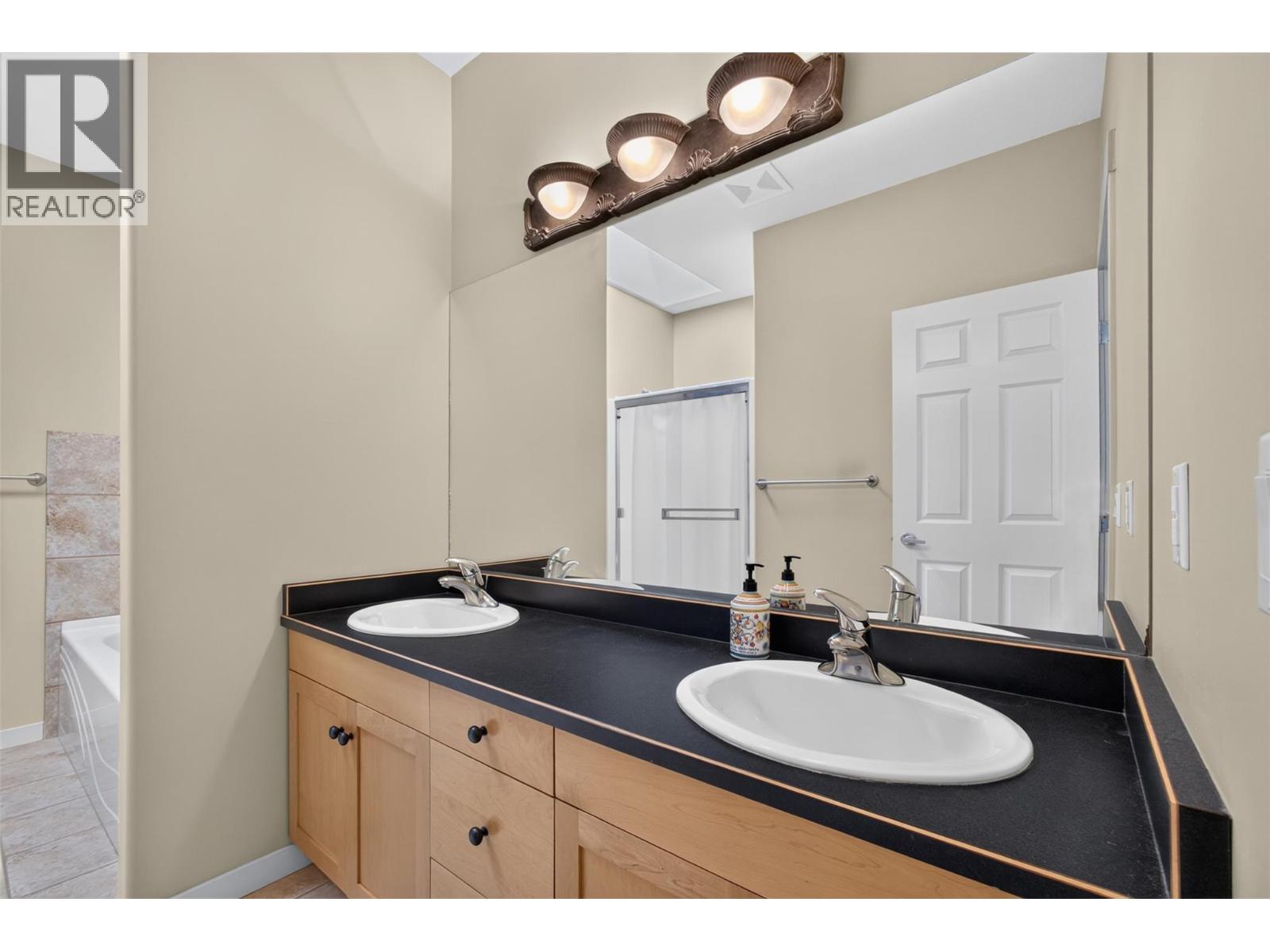  5034 South Ridge Drive, Kelowna